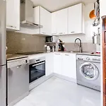 ***** Attic With Impressive Views And Jacuzzi Cadiz