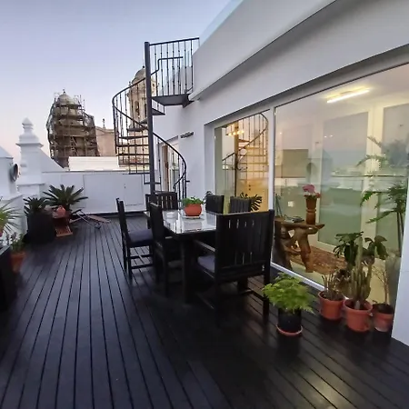 ***** Attic With Impressive Views And Jacuzzi * Cádiz