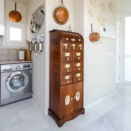 ***** Attic With Impressive Views And Jacuzzi * 加的斯