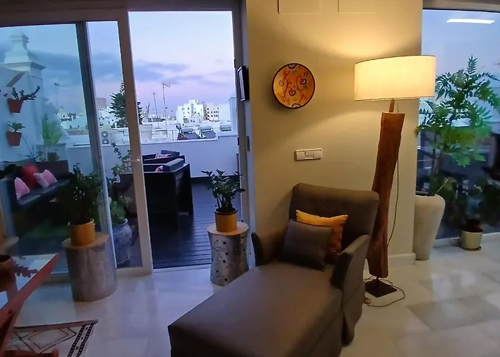 ***** Attic With Impressive Views And Jacuzzi