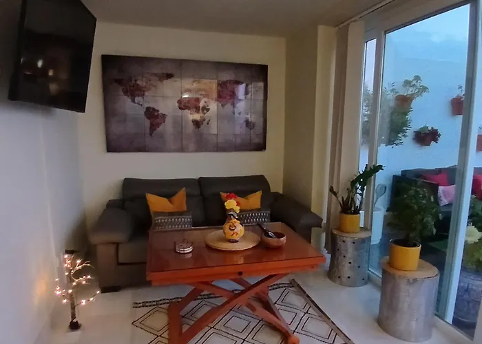 ***** Attic With Impressive Views And Jacuzzi *