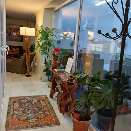 ***** Attic With Impressive Views And Jacuzzi 아파트 *